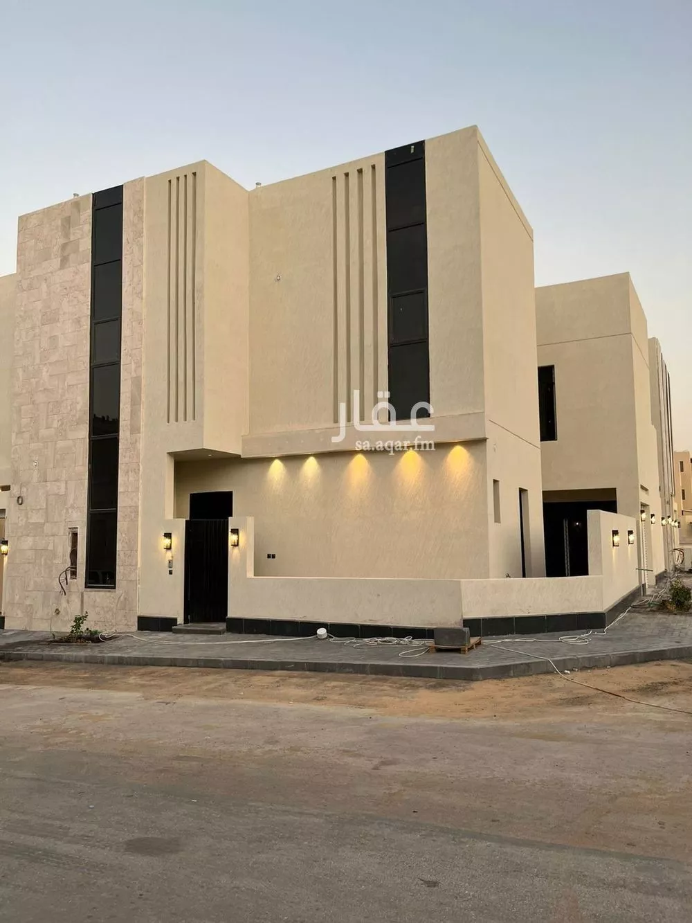 فيلا للبيع في شارع عبدالله بن نصبان, حي المهدية, مدينة الرياض, منطقة الرياض 1 صورة