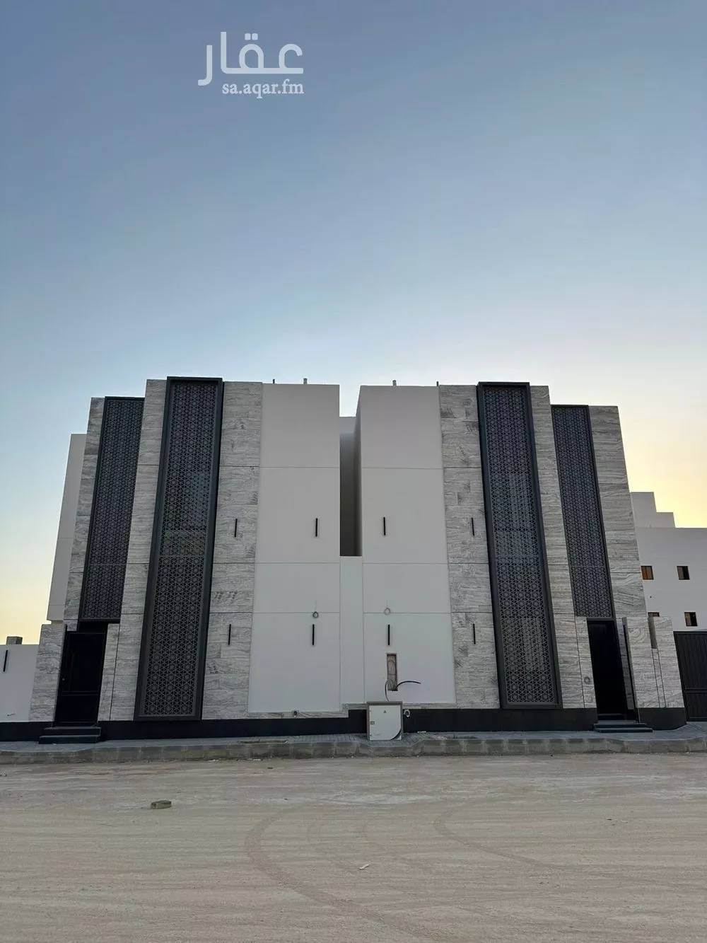 فيلا للبيع في شارع أحمد بن نبهان الحافظ, حي المهدية, مدينة الرياض, منطقة الرياض 1 صورة