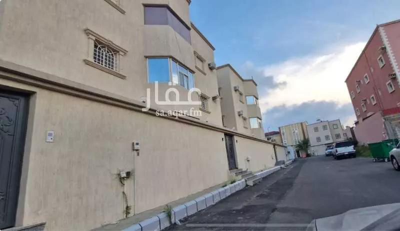 عمارة للبيع في شارع النباوة, حي السلام, مدينة ابها, منطقة عسير 1 صورة
