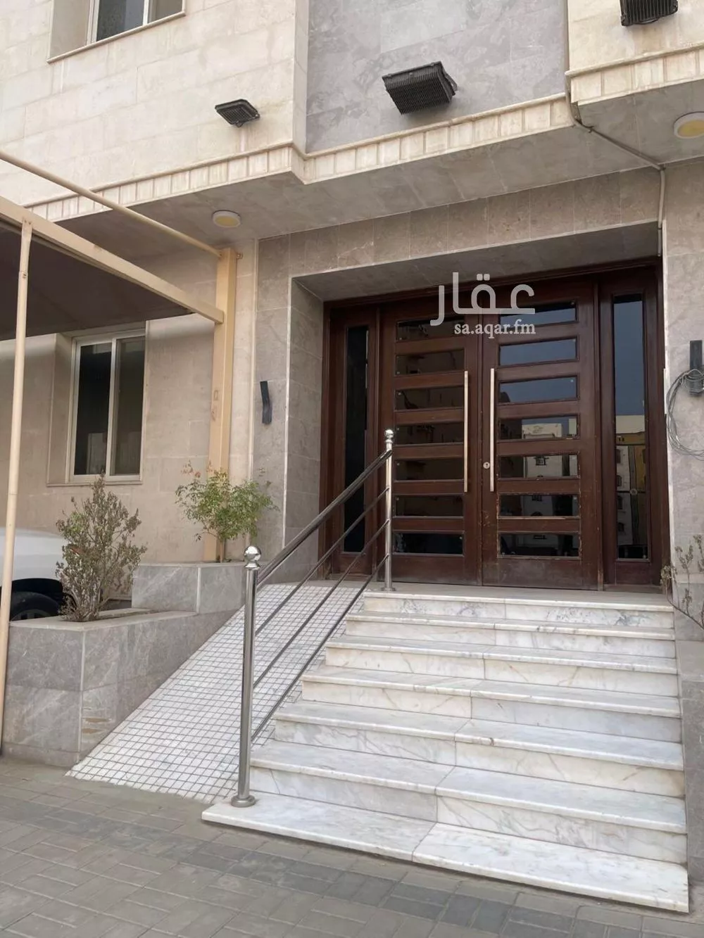 عمارة للبيع في شارع عبيد ابن خالد السلمي, حي مريخ, مدينة جدة, منطقة مكة المكرمة 1 صورة