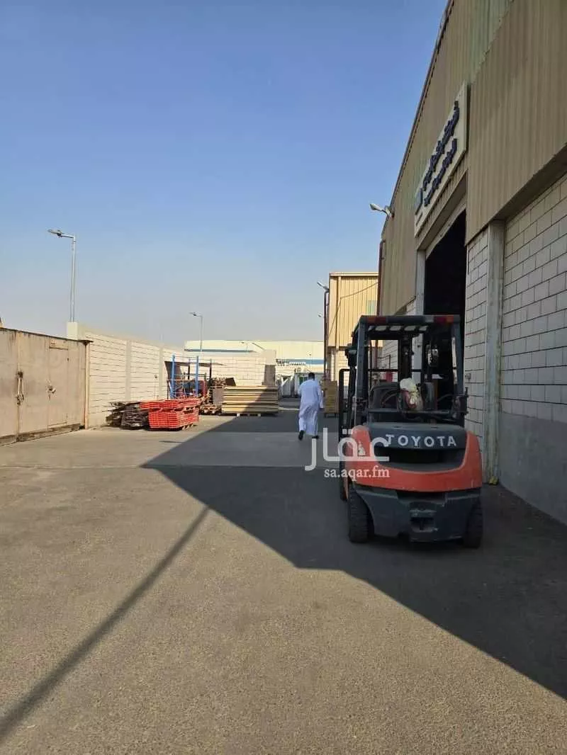 مستودع للإيجار في شارع ابو العلاء الهمداني, حي النخيل, مدينة جدة, منطقة مكة المكرمة 1 صورة