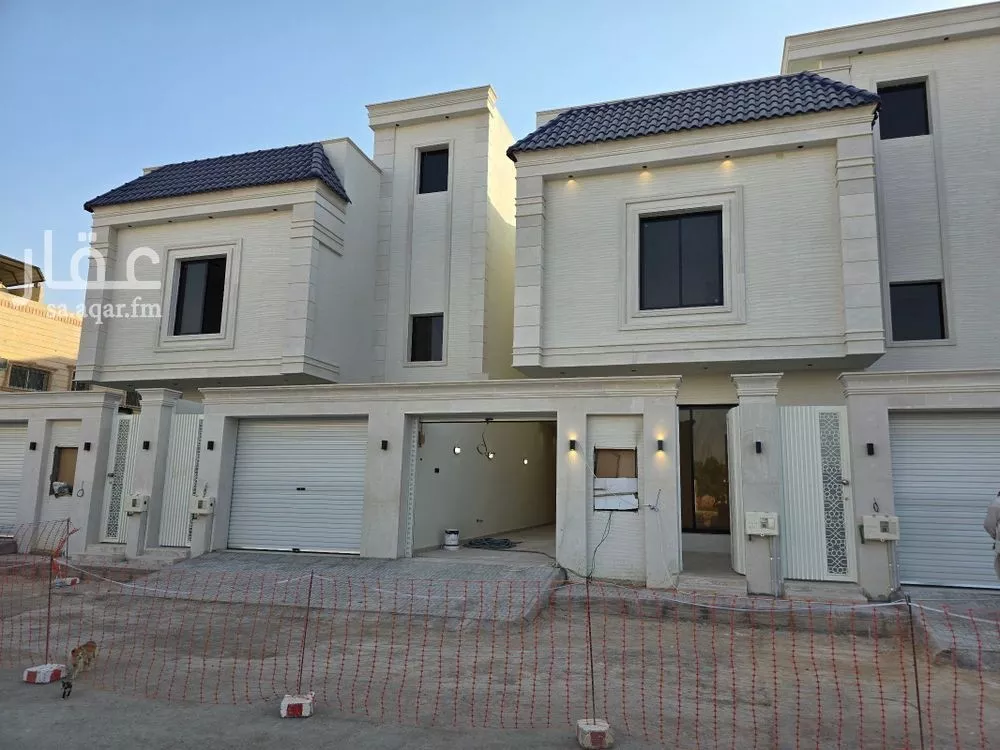 دور للبيع في شارع أحمد بن محمد الخالدي, حي عكاظ, مدينة الرياض, منطقة الرياض 1 صورة