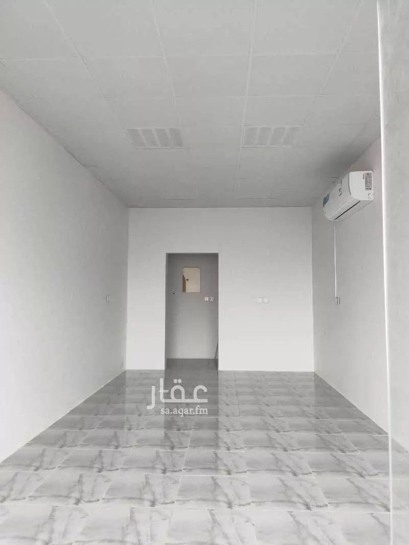 محل للإيجار في شارع عدي بن كعب العدوي(رضي الله ع, حي الرياض, مدينة جدة, منطقة مكة المكرمة 1 صورة