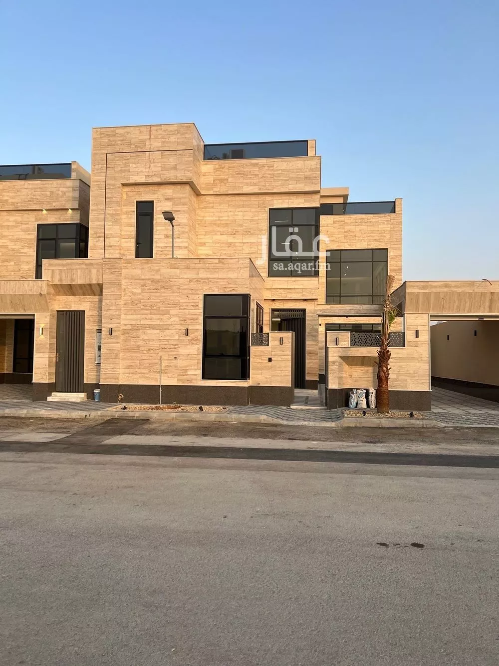 فيلا للبيع في شارع عبدالقادر بن عبدالوارث, حي المهدية, مدينة الرياض, منطقة الرياض 1 صورة