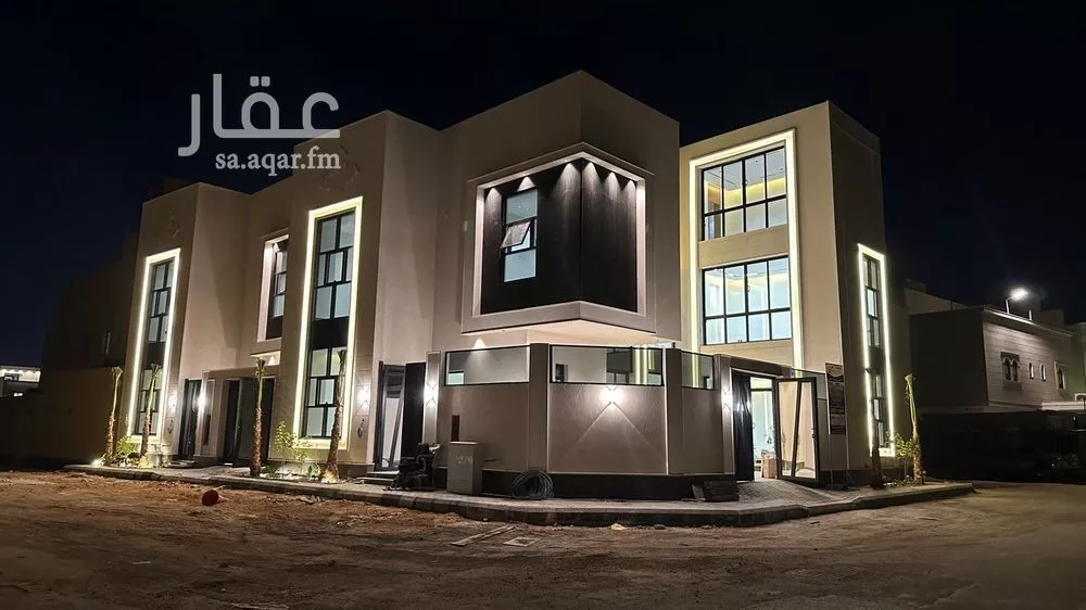 فيلا للبيع في شارع قطب الدين بن السلطان, حي المهدية, مدينة الرياض, منطقة الرياض 1 صورة