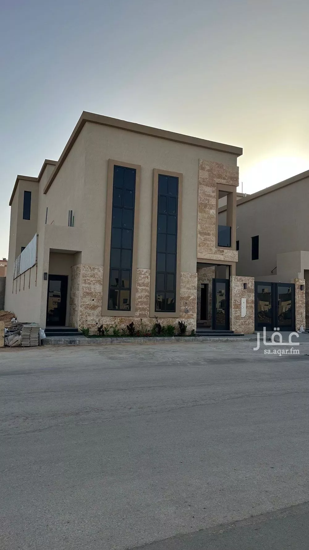 فيلا للبيع في شارع أحمد مفتي المكي الحنفي, حي المهدية, مدينة الرياض, منطقة الرياض 1 صورة