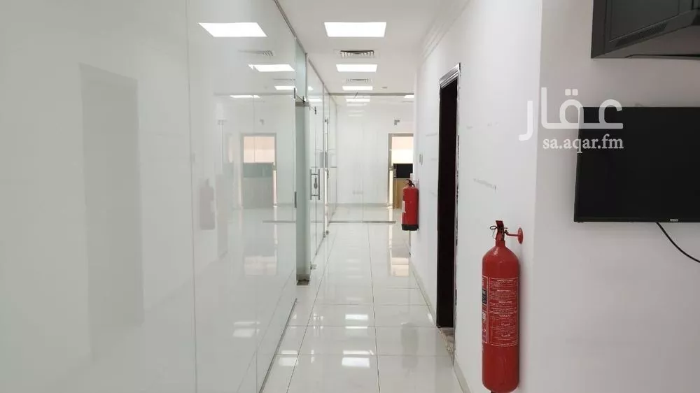 مكتب تجاري للإيجار في شارع الامير تركي, حي الكورنيش, مدينة الخبر, المنطقة الشرقية 1 صورة