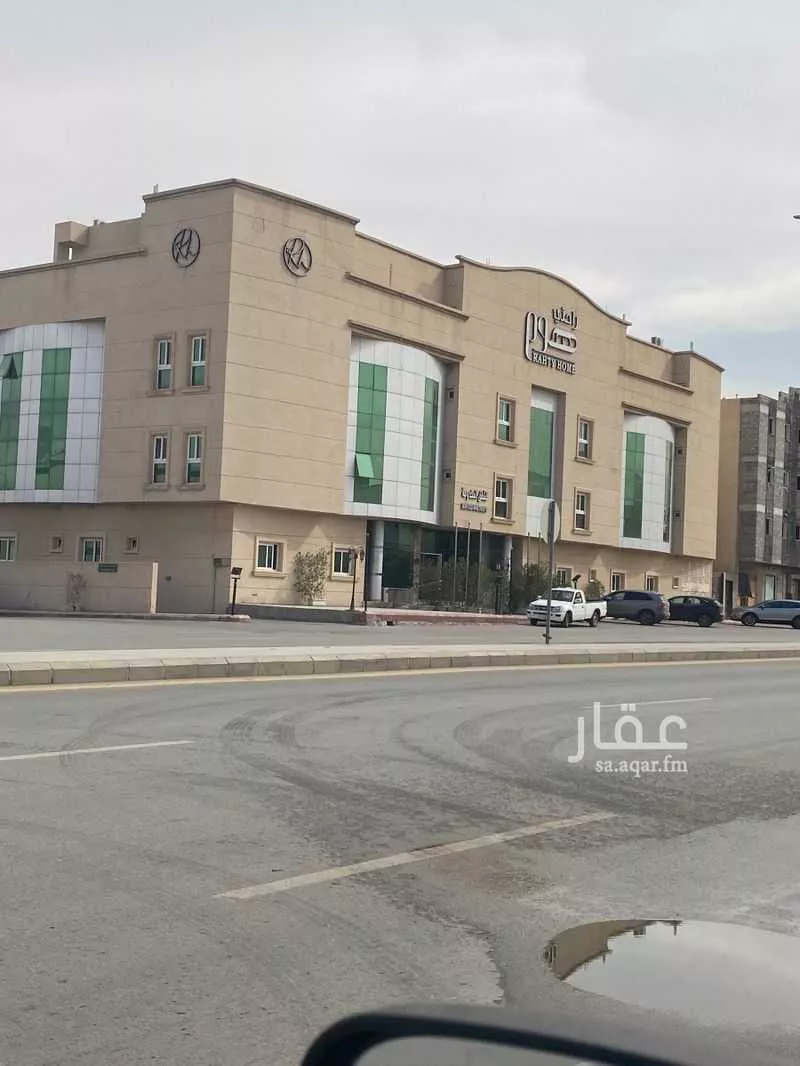عمارة للبيع في شارع الدوحة, حي الشهداء, مدينة الرياض, منطقة الرياض 1 صورة