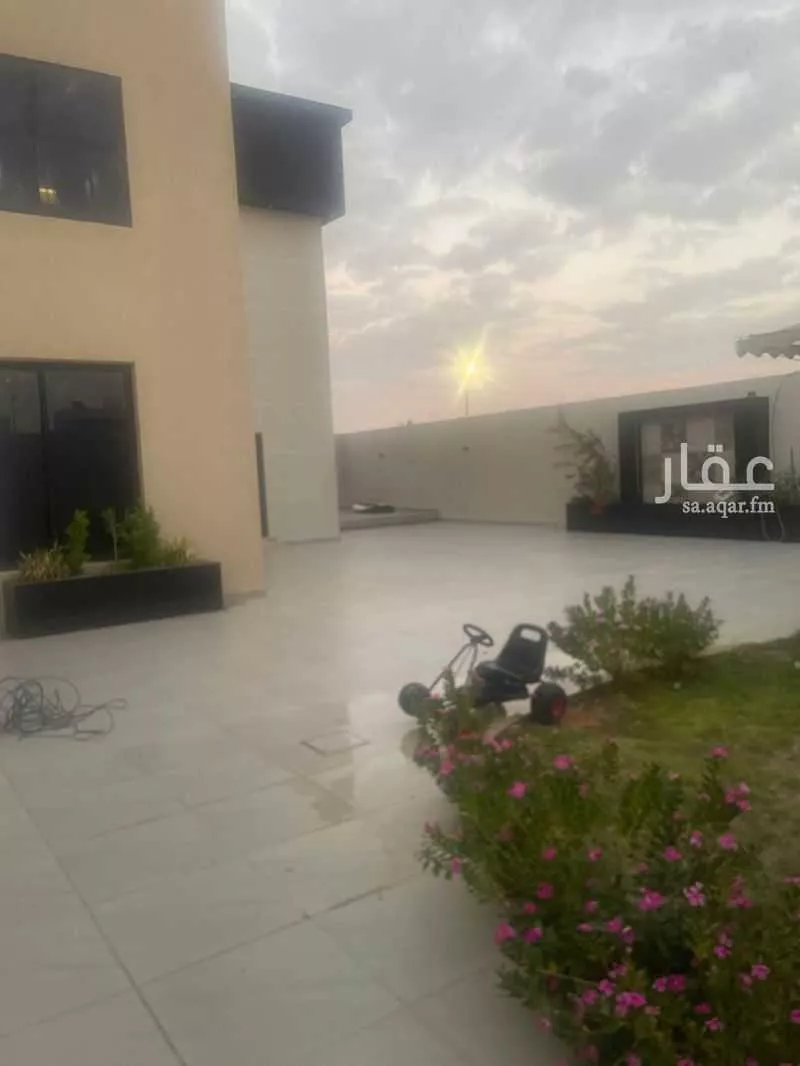 فيلا للبيع في شارع مالك ابن الربيع ، حي الريان ، المذنب ، المذنب 1 صورة