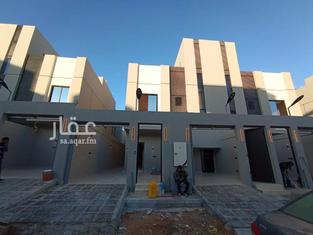 دور للبيع في شارع ابي منصور الكوفي, حي بدر, مدينة الرياض, منطقة الرياض 1 صورة