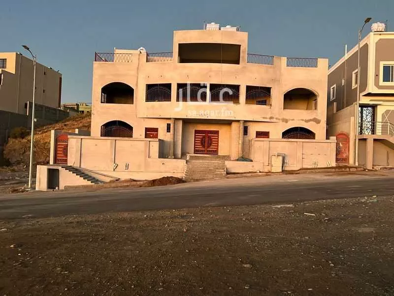 عمارة للبيع في شارع ابو بدية ، ابها ، منطقة عسير 1 صورة