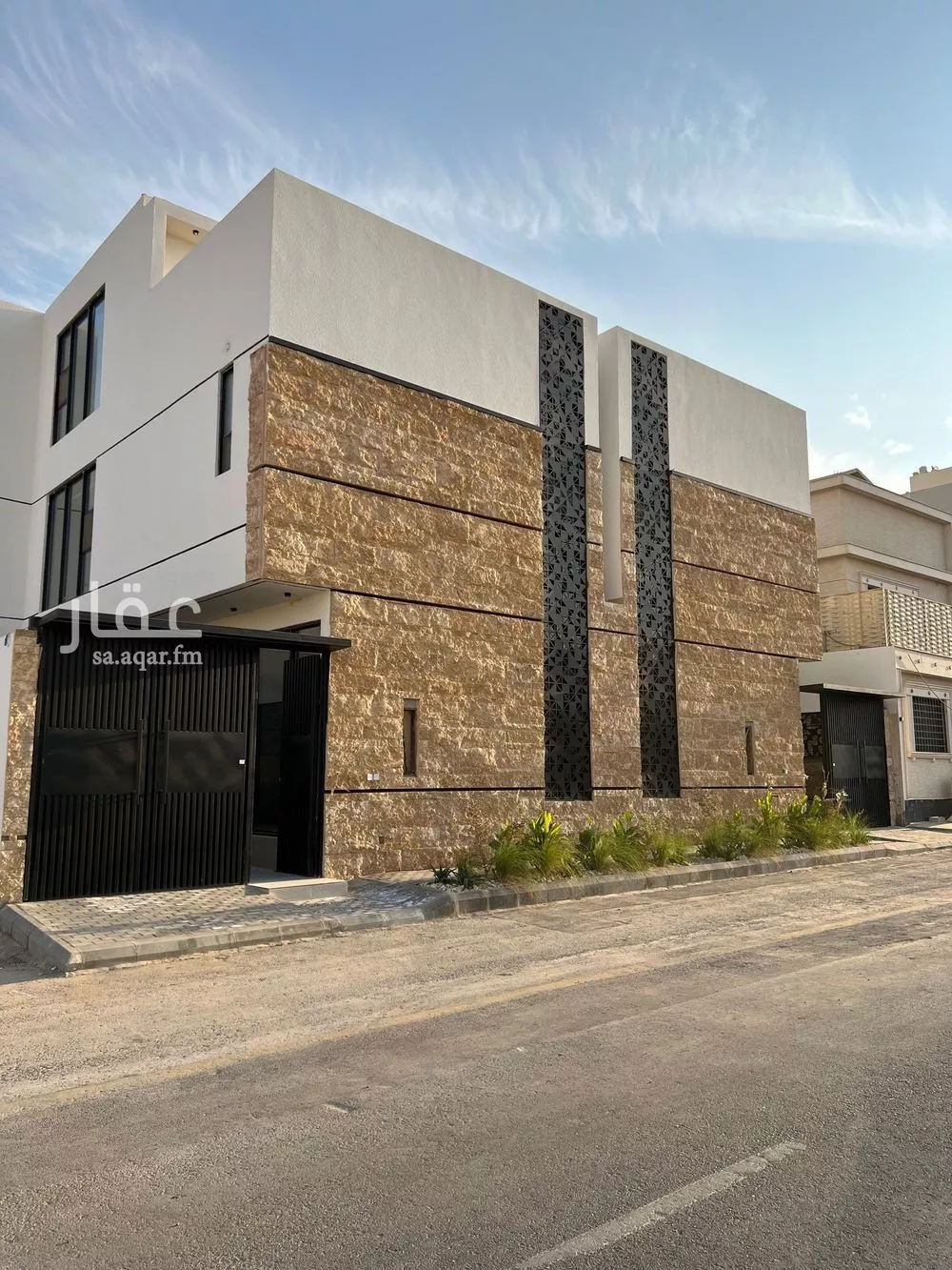 فيلا للبيع في شارع عبداللطيف بن المبارك, حي المهدية, مدينة الرياض, منطقة الرياض 1 صورة