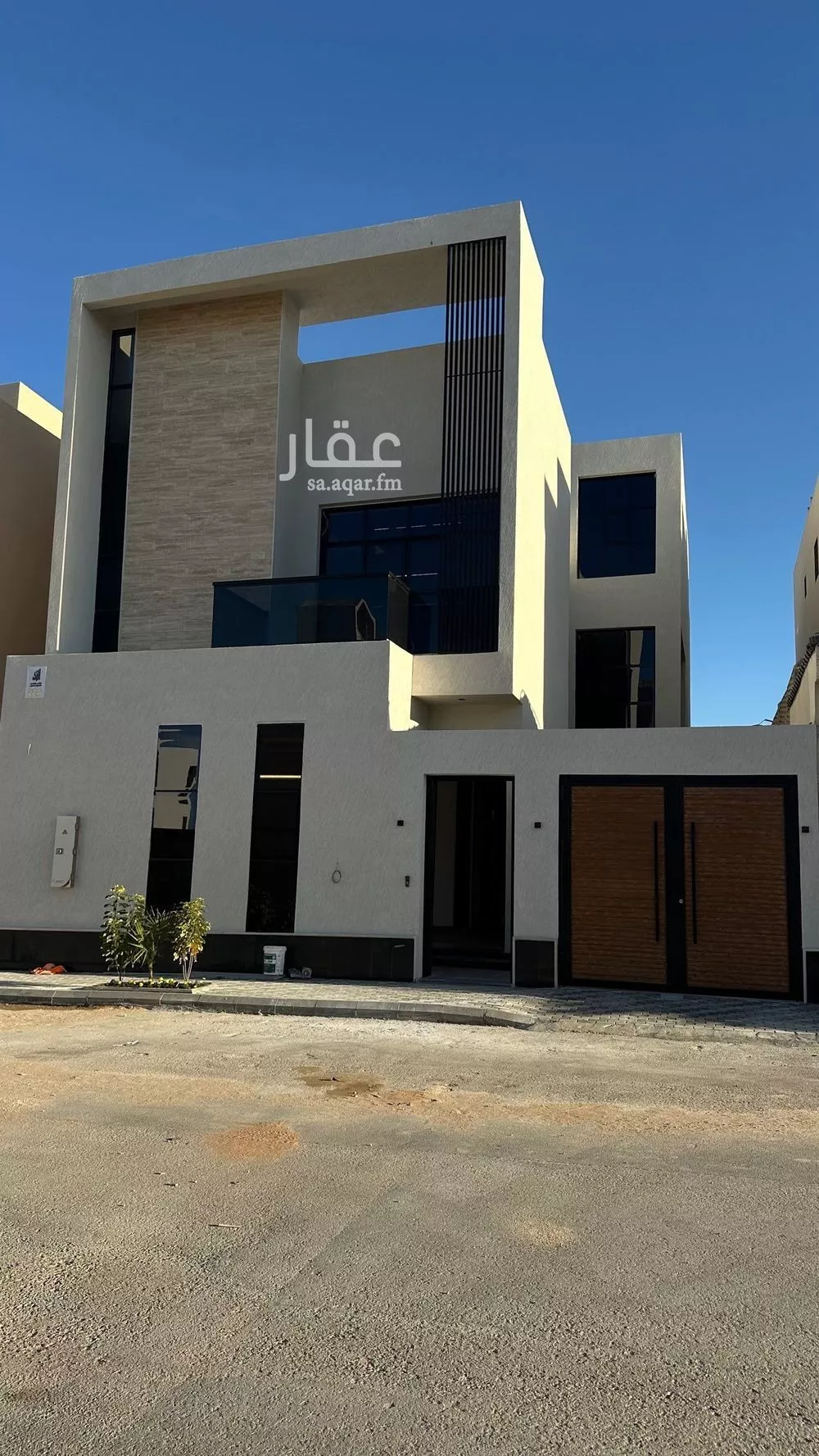 فيلا للبيع في شارع قطب الدين بن السلطان, حي المهدية, مدينة الرياض, منطقة الرياض 1 صورة