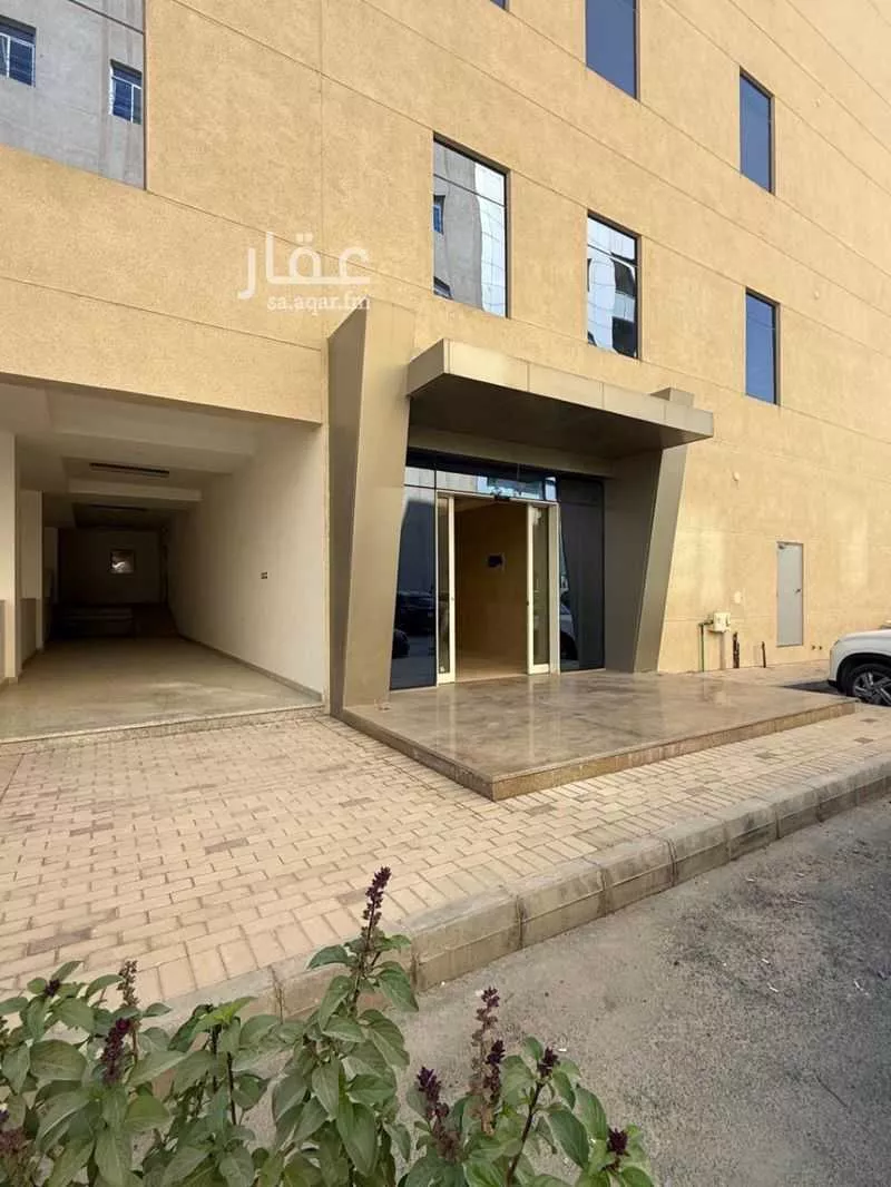 عمارة للإيجار في شارع العليا, حي الورود, مدينة الرياض, منطقة الرياض 1 صورة