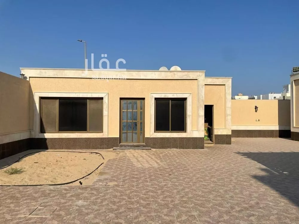 فيلا للإيجار في شارع حاطب ابن عمرو ابن عتيك, حي التحلية, مدينة الخبر, المنطقة الشرقية 1 صورة