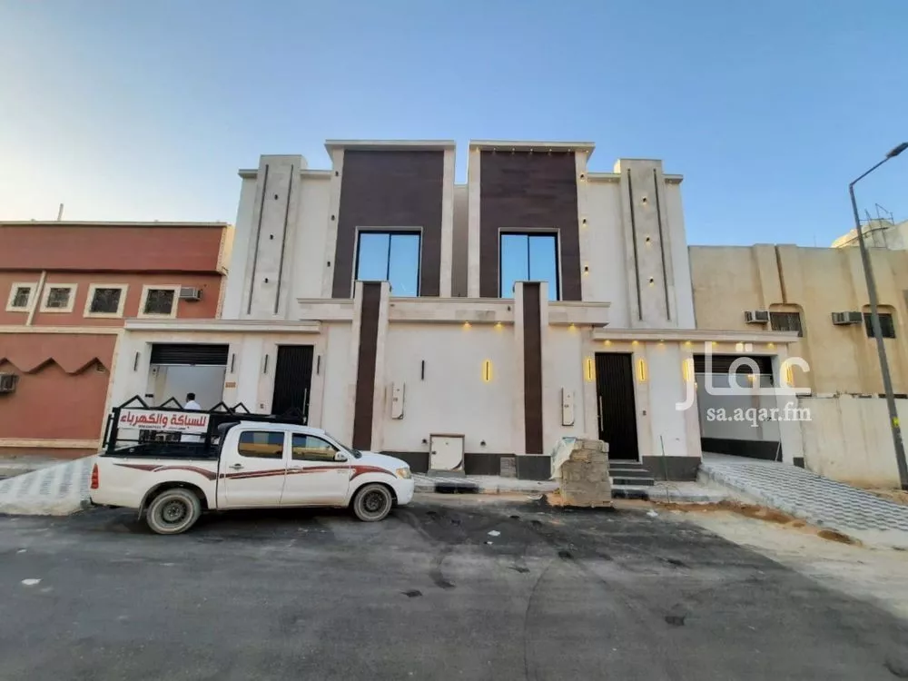 فيلا للبيع في شارع أحمد الشمس, حي العريجاء الغربي, مدينة الرياض, منطقة الرياض 1 صورة