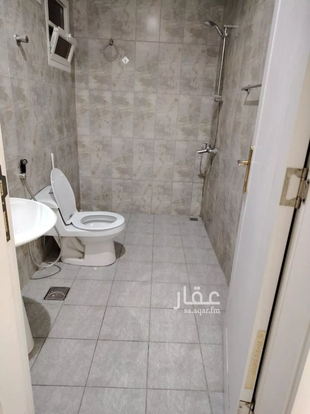 شقة للإيجار في شارع الأمير سعد بن سعود بن فيصل, حي المعذر الشمالي, مدينة الرياض, منطقة الرياض 1 صورة