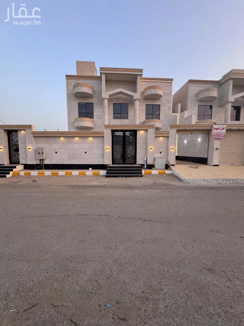 فيلا للبيع في شارع ريحانة بنت زيد, حي الإسكان, مدينة صامطه, منطقة جازان 1 صورة
