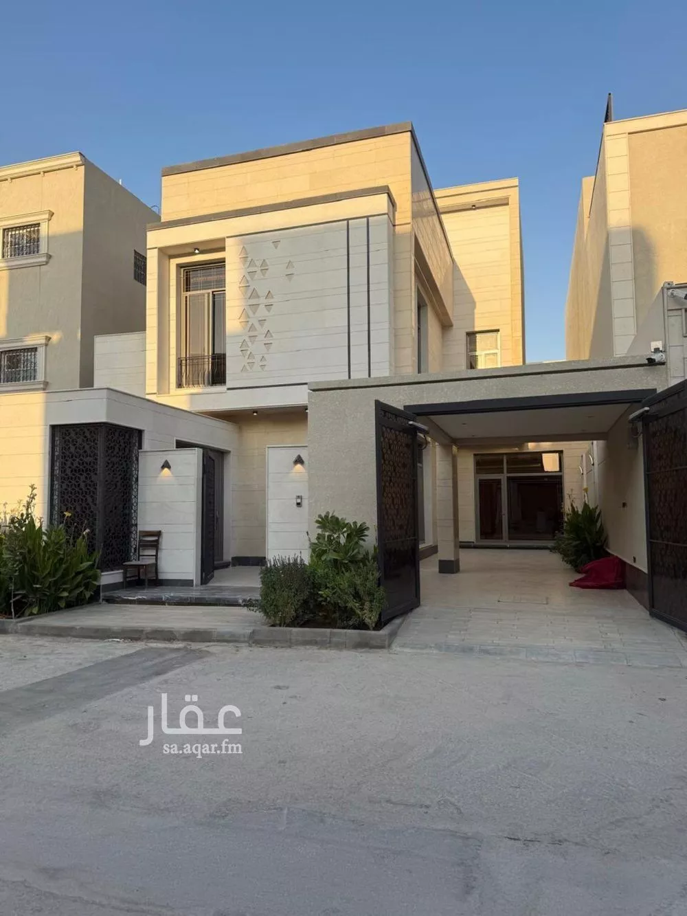 فيلا للبيع في شارع ضوء الصباح, حي المهدية, مدينة الرياض, منطقة الرياض 1 صورة