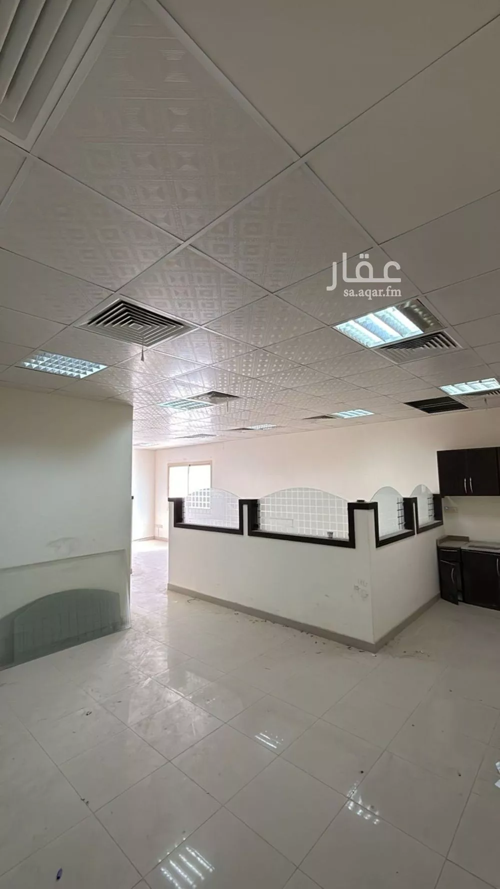 مكتب تجاري للإيجار في شارع زيد بن الخطاب, حي الملز, مدينة الرياض, منطقة الرياض 1 صورة