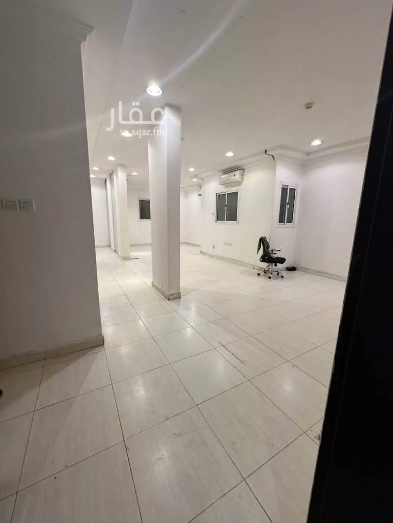 مكتب تجاري للإيجار في شارع المصانع, حي الحمراء, مدينة الرياض, منطقة الرياض 1 صورة