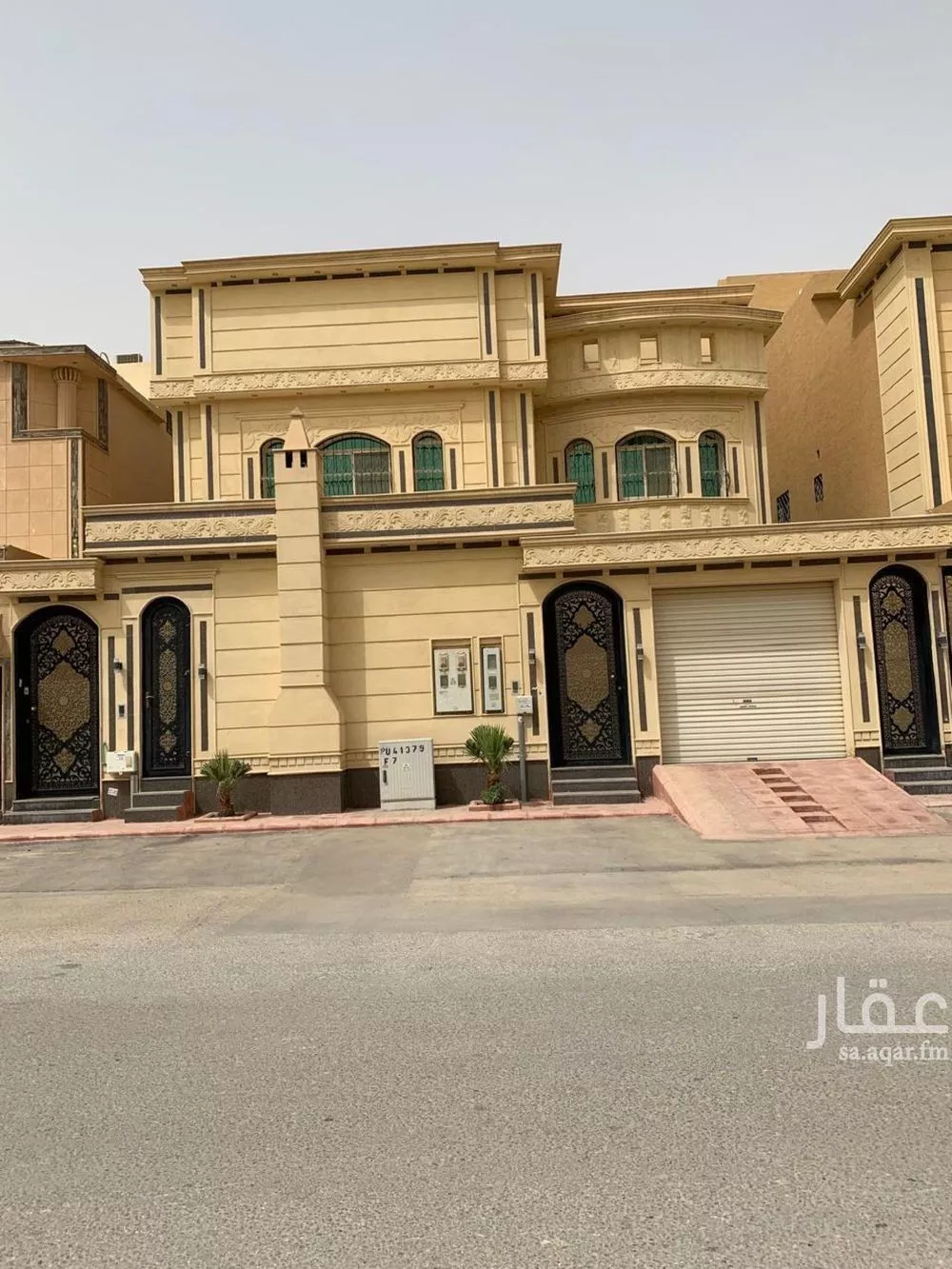 فيلا للبيع في شارع عبدالخالق بن منصور, حي الرمال, مدينة الرياض, منطقة الرياض 1 صورة