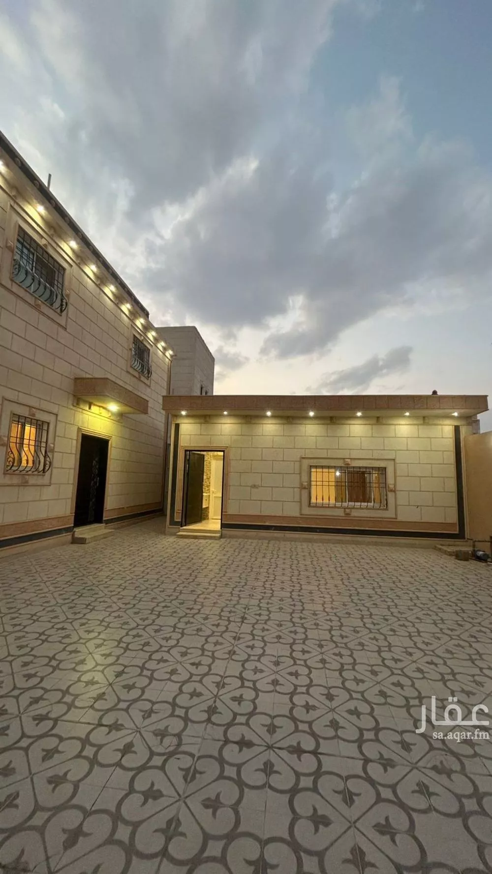 فيلا للبيع في شارع الحسينيه, حي الملك عبدالله, مدينة المجمعه, منطقة الرياض 1 صورة