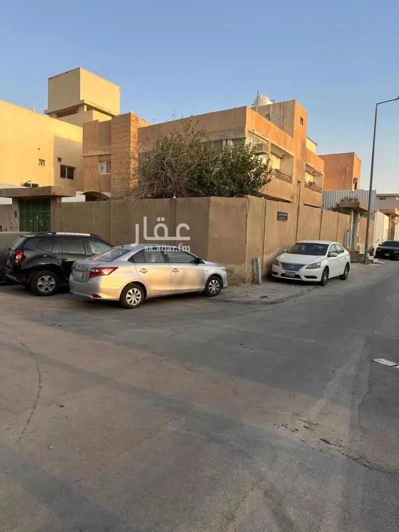 فيلا للبيع في شارع ابن الرومي, حي السليمانية, مدينة الرياض, منطقة الرياض 1 صورة