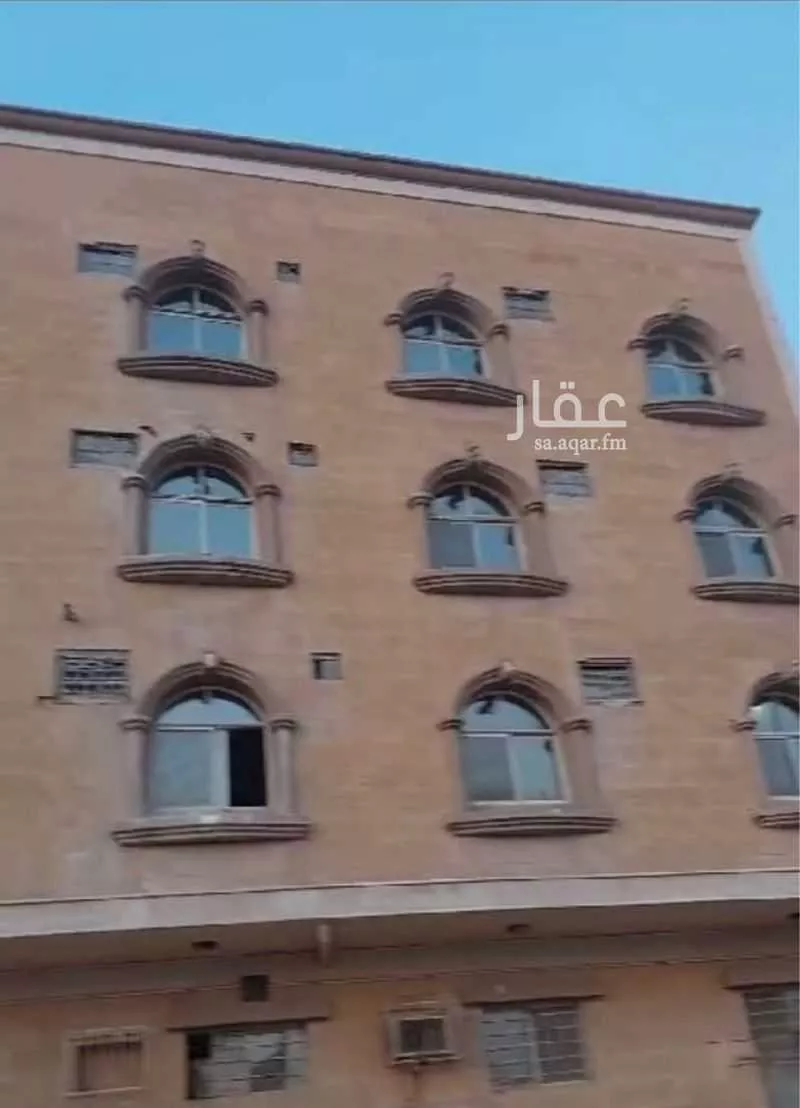 عمارة للبيع في حي الجامعة, مدينة الظهران, المنطقة الشرقية 1 صورة