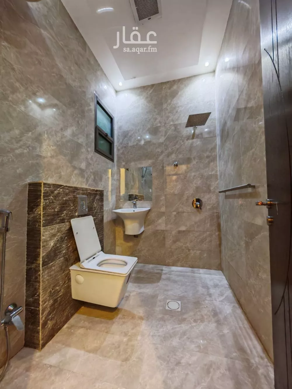 فيلا للإيجار في شارع محمد بن أحمد بيري, حي العارض, مدينة الرياض, منطقة الرياض 1 صورة