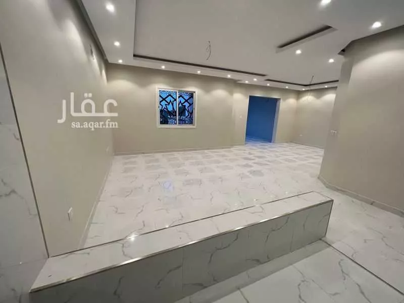 فيلا للإيجار في شارع زيد بن خارجه, حي الشراع, مدينة الخبر, المنطقة الشرقية 1 صورة