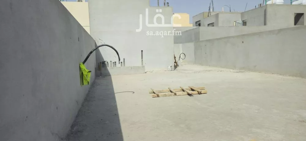 فيلا للبيع في شارع محمد الظواهري, حي التعاون, مدينة الرياض, منطقة الرياض 1 صورة
