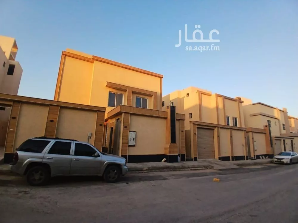 فيلا للبيع في شارع ابي عبدالله النحوي, حي بدر, مدينة الرياض, منطقة الرياض 1 صورة