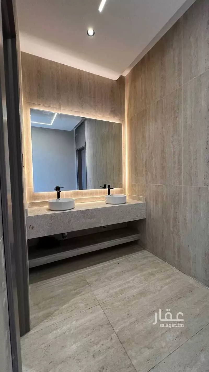 فيلا للبيع في حي ضاحية الملك فهد, مدينة الدمام, المنطقة الشرقية 1 صورة