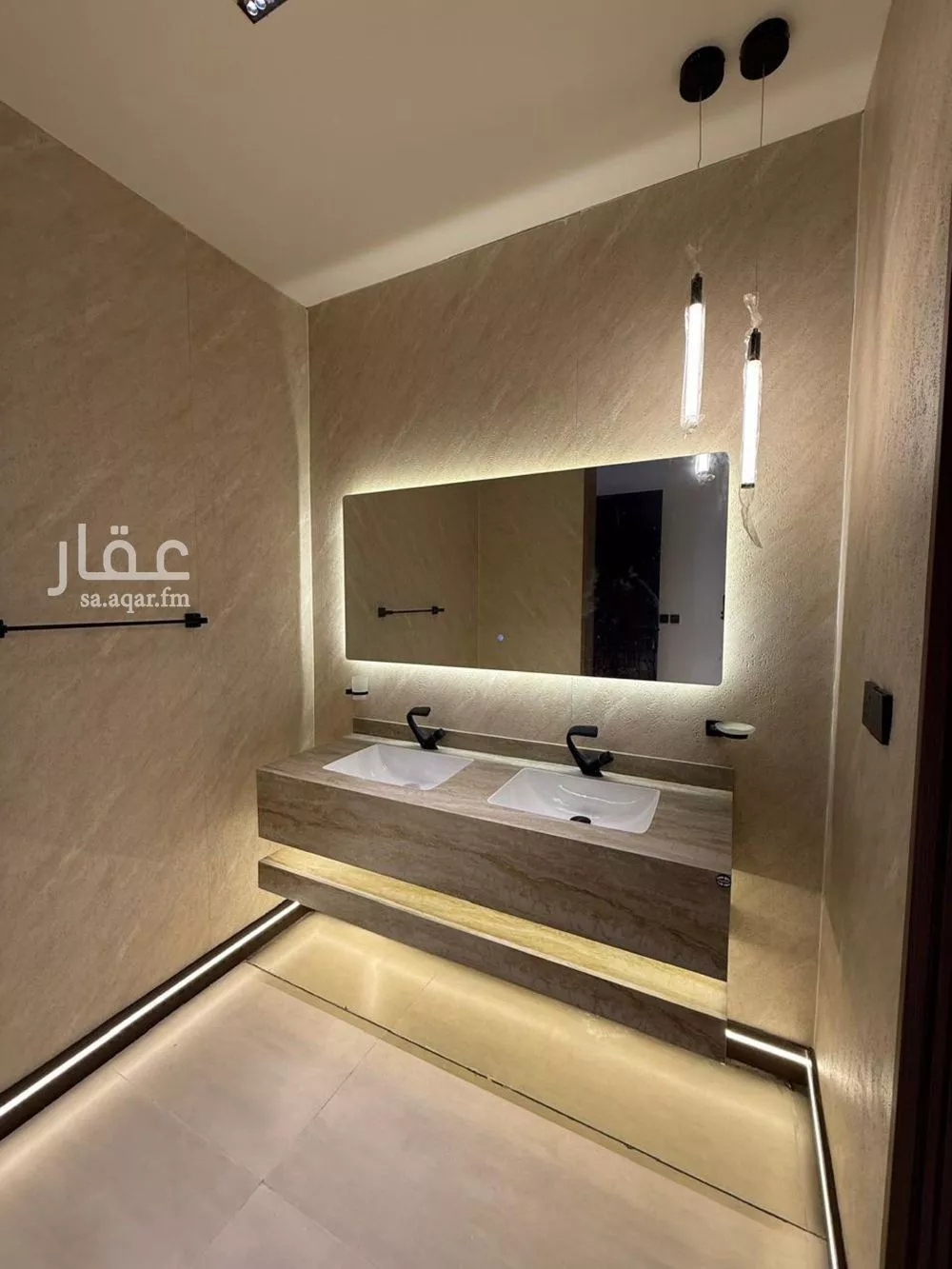 فيلا للبيع في شارع الجبوة, حي الشراع, مدينة جدة, منطقة مكة المكرمة 1 صورة