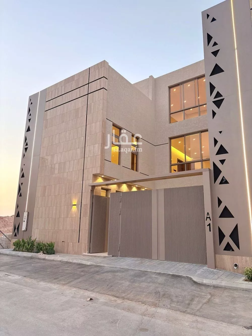 فيلا للبيع في شارع إبراهيم بن محمد الزمزمي, حي المهدية, مدينة الرياض, منطقة الرياض 1 صورة