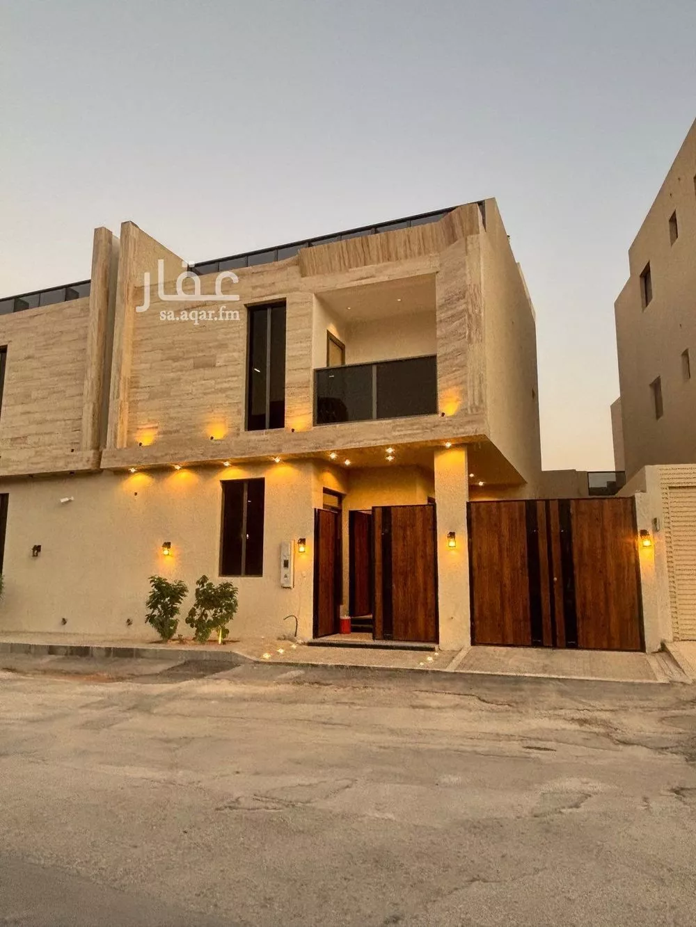 فيلا للبيع في شارع قطب الدين بن السلطان, حي المهدية, مدينة الرياض, منطقة الرياض 1 صورة