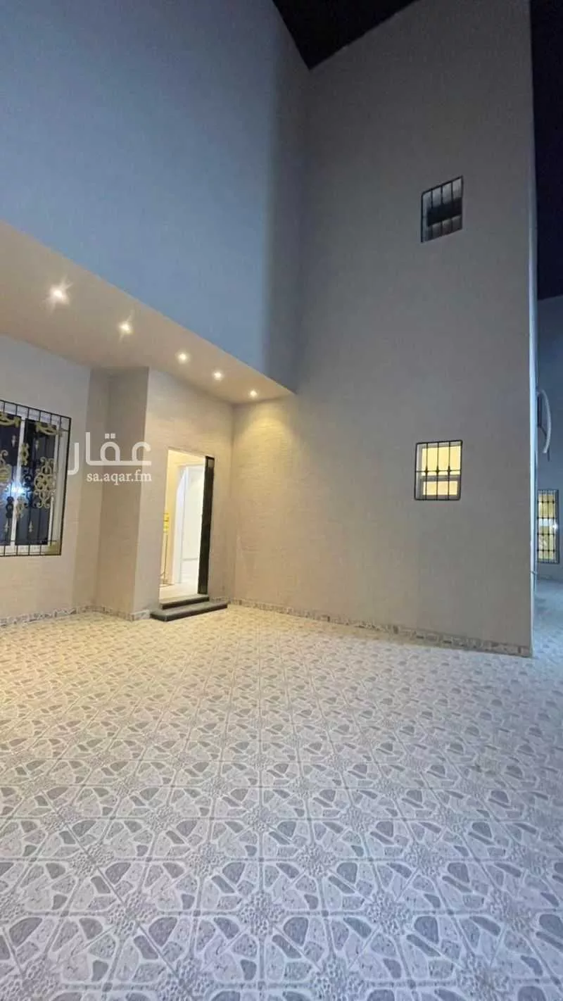 فيلا للبيع في شارع رقم 379, حي ظهرة لبن, مدينة الرياض, منطقة الرياض 1 صورة