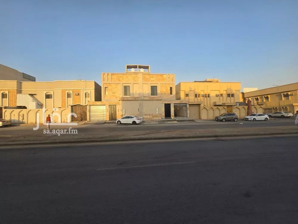 فيلا للبيع في شارع ابن سيار الهروي, حي العريجاء الأوسط, مدينة الرياض, منطقة الرياض 1 صورة