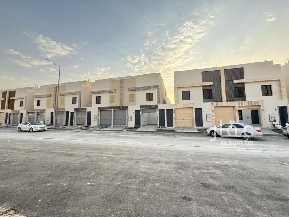 فيلا للبيع في شارع صدر الدين الشافعي, حي عكاظ, مدينة الرياض, منطقة الرياض 1 صورة