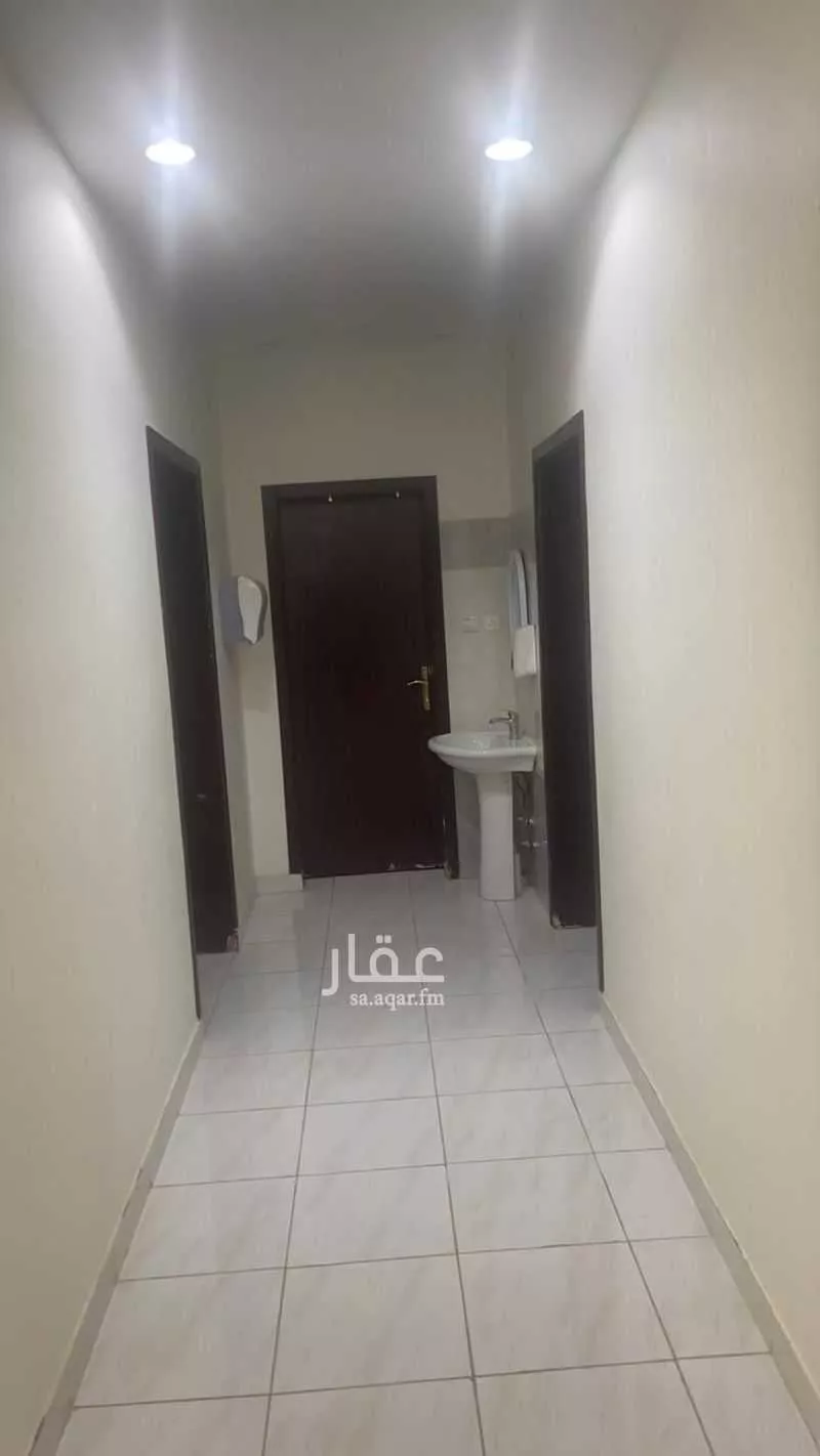 فيلا للإيجار في شارع الحكم بن نافع, حي الرمال, مدينة الرياض, منطقة الرياض 1 صورة
