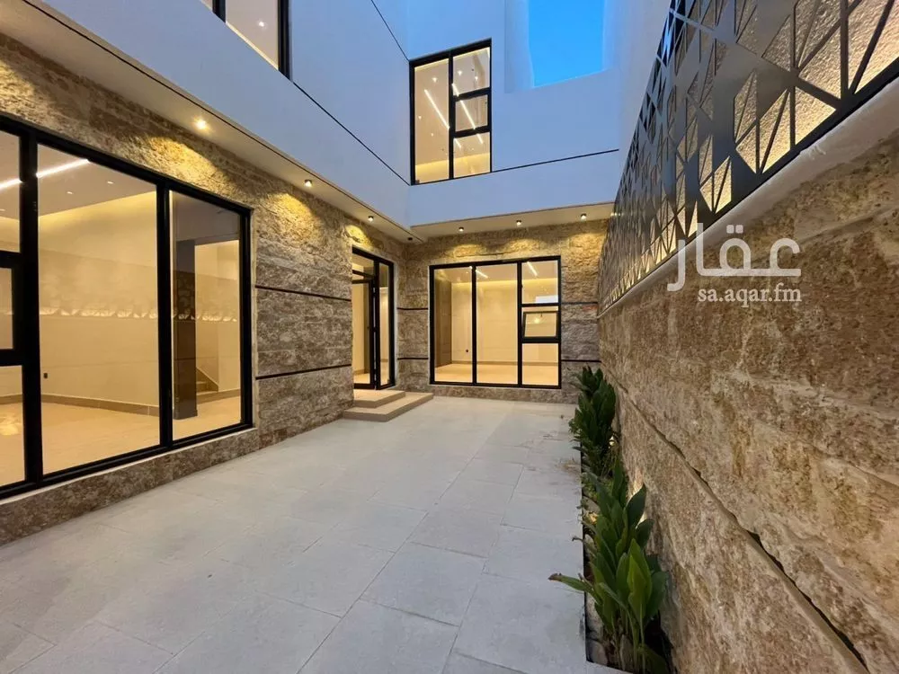 فيلا للبيع في شارع أبي الحسن الأسفرائيني, حي المهدية, مدينة الرياض, منطقة الرياض 1 صورة