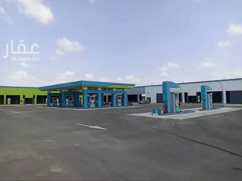 عمارة للإيجار في شارع عبدالله بن عبدالعزيز, حي الخالدية, مدينة بيش, منطقة جازان 1 صورة