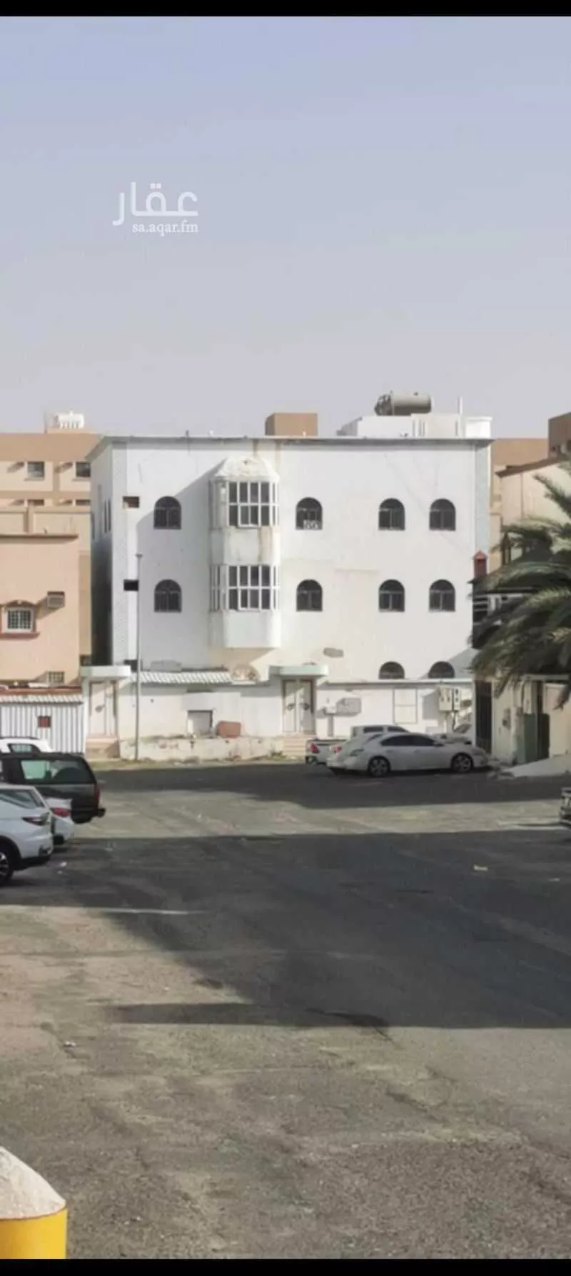 عمارة للبيع في شارع زاهر بن حرام الاشجعي, حي العزيزية, مدينة خميس مشيط, منطقة عسير 1 صورة