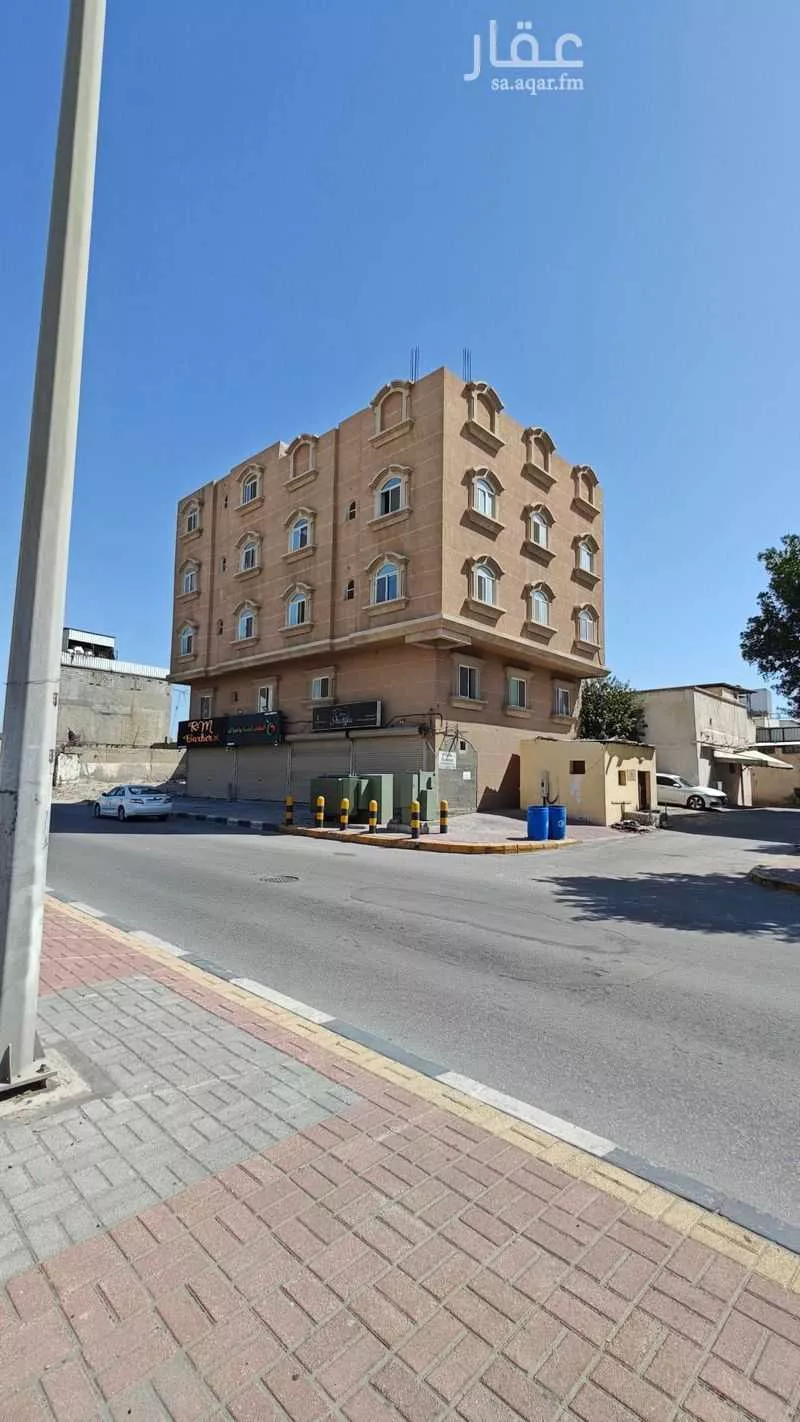 عمارة للبيع في شارع مكة المكرمة, حي الديرة2, مدينة القطيف, المنطقة الشرقية 1 صورة