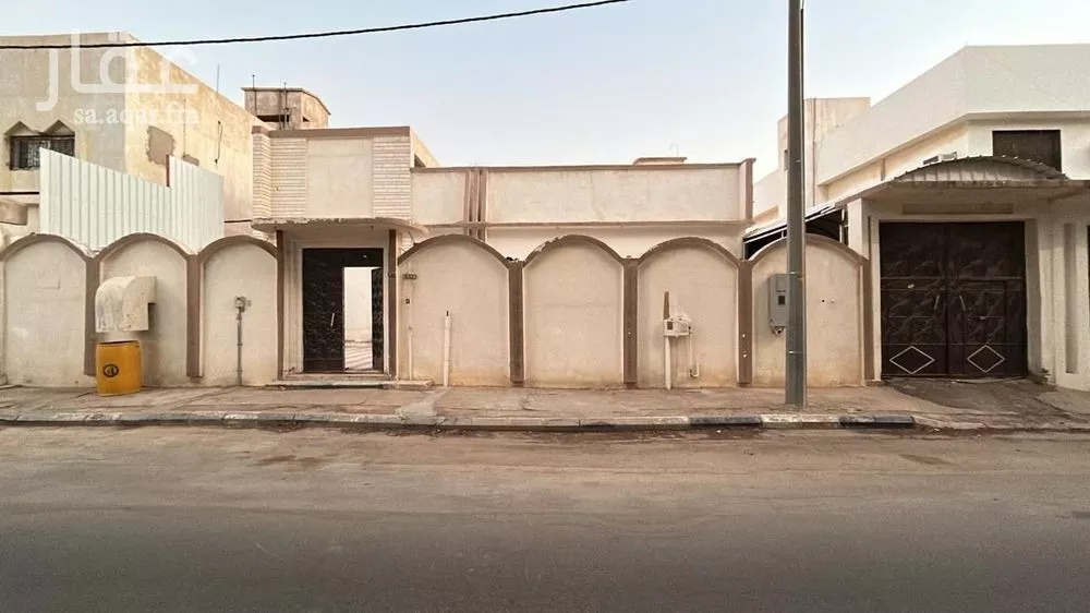 فيلا للبيع في شارع الخالدية, حي الملك فهد, مدينة المجمعه, منطقة الرياض 1 صورة