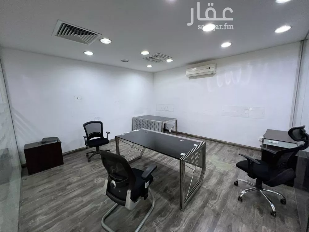مكتب تجاري للإيجار في شارع عبدالله بن سلمة, حي العليا, مدينة الرياض, منطقة الرياض 1 صورة