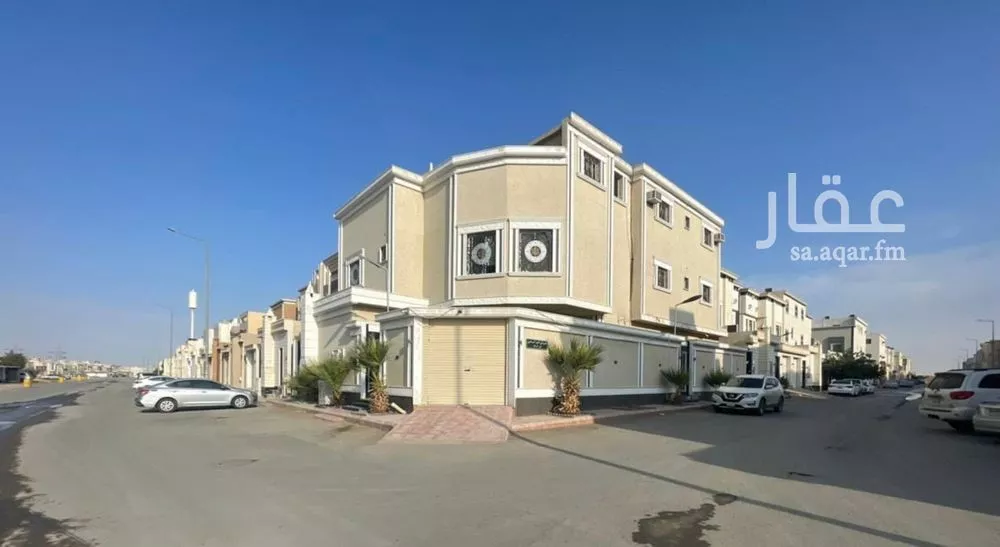 فيلا للبيع في شارع إسماعيل بن سالم, حي الرمال, مدينة الرياض, منطقة الرياض 1 صورة