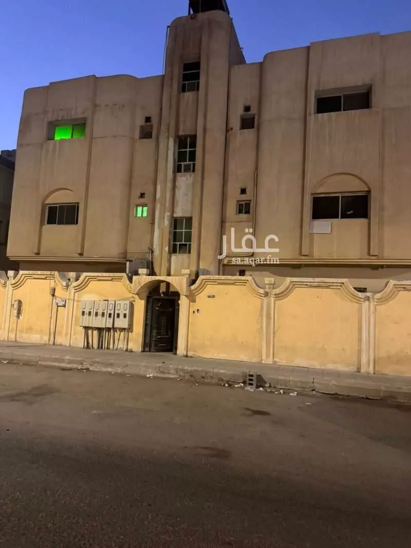 عمارة للبيع في حي صناعية الثقبة, مدينة الخبر, المنطقة الشرقية 1 صورة