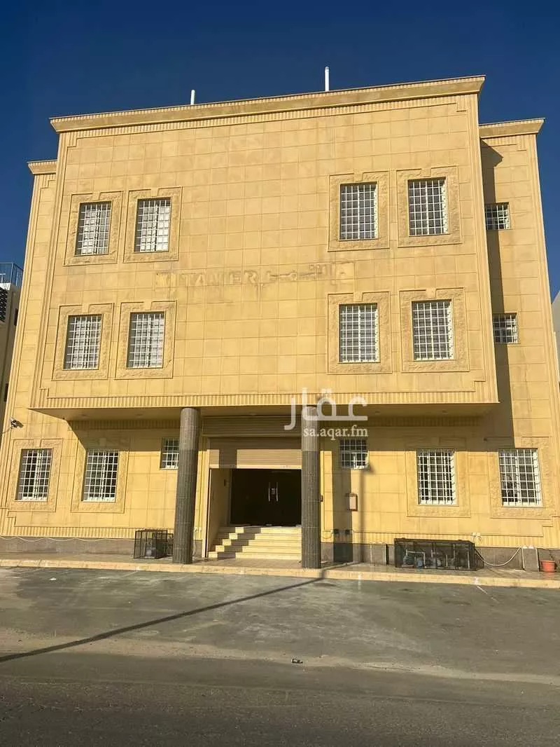 عمارة للإيجار في شارع 7338772, حي المطار, مدينة ابها, منطقة عسير 1 صورة